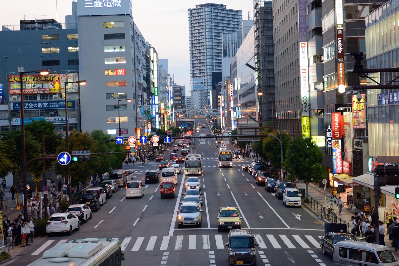 探索上海，从黄浦江到外滩，全方位解读这座国际大都市的交通网络